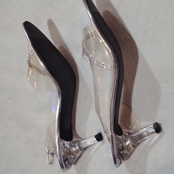 Rialto Silver Heels - Picture 10 of 11